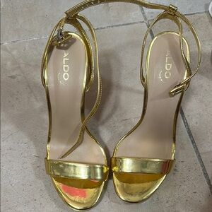 Aldo Gold Stiletto Heels Elegant Design